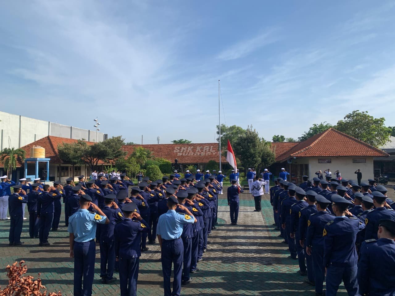 SMK KAL - 2 Melaksanakan Upacara Hari Guru Nasional Tahun 2025