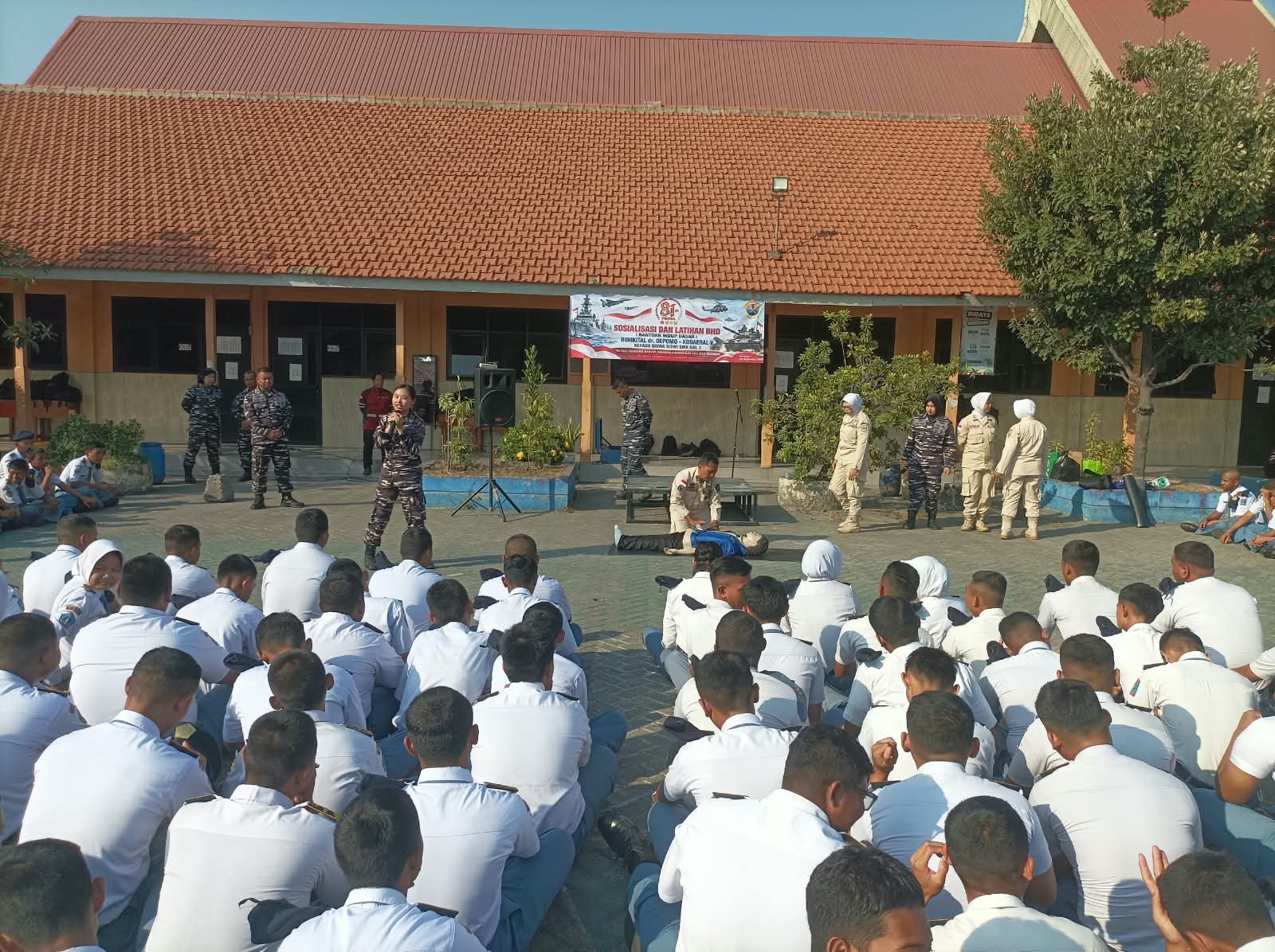 Tingkatkan Kesiapsiagaan Tanggap Darurat, SMK KAL-2 Surabaya Gelar Pelatihan Bantuan Hidup Dasar (BHD) Bersama Rumkital dr. Oepomo Kodaeral V