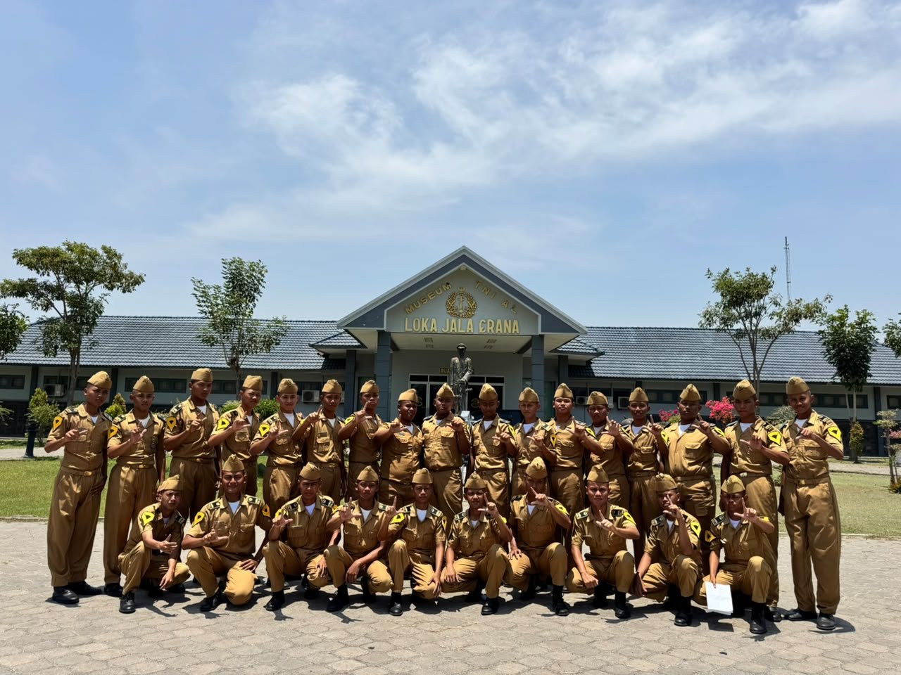 Perluas Wawasan Kebaharian dan Astronomi, Taruna/ni SMK KAL - 2 Surabaya Kunjungi Planetarium AAL